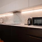 Designer Loft With Balcony In Historic Baixa Appartement Lissabon