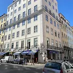 Designer Loft With Balcony In Historic Baixa Lissabon