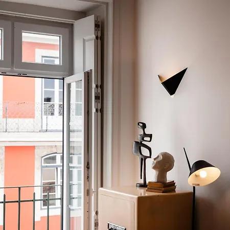 Appartement Designer Loft With Balcony In Historic Baixa *