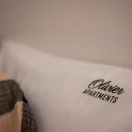 The Box - Design And Upscale With Balcony At Downtown Daire *