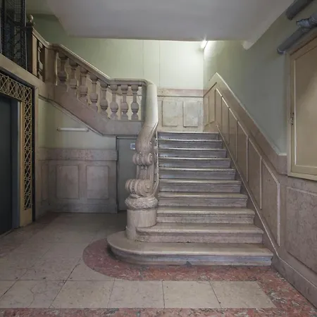 Daire The Box - Design And Upscale With Balcony At Downtown