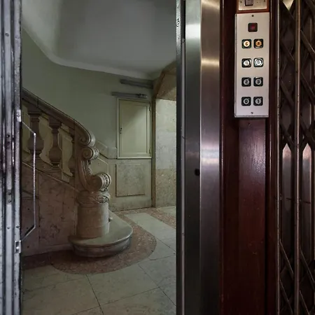 The Box - Design And Upscale With Balcony At Downtown Lisboa