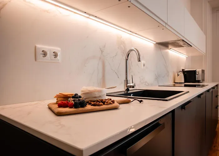 Designer Loft With Balcony In Historic Baixa شقة