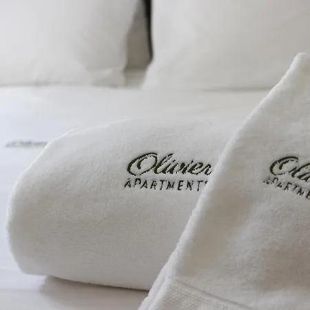 The Box - Design And Upscale With Balcony At Downtown Appartement